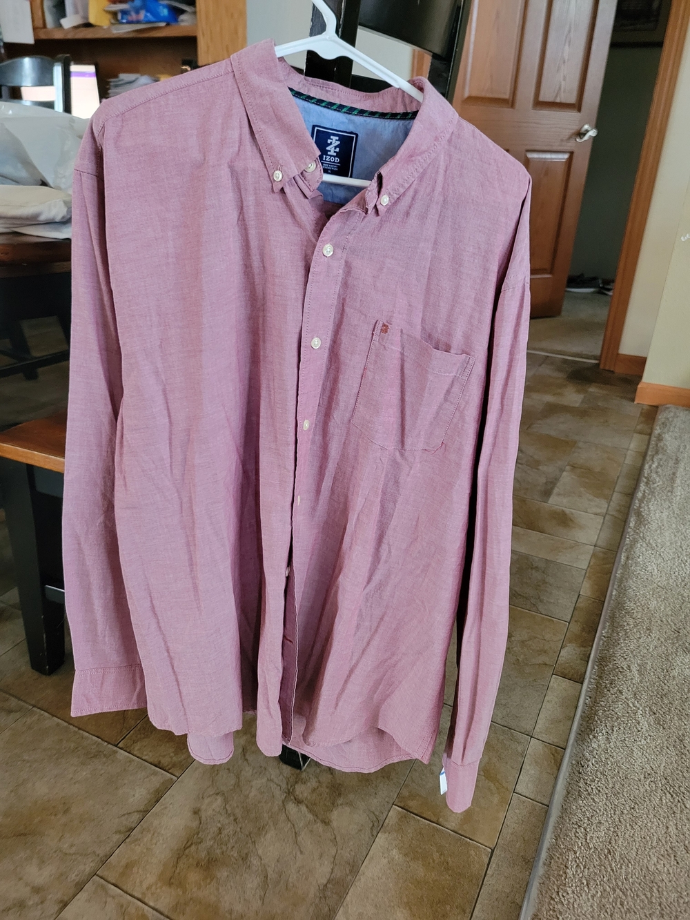 Izod Men's Long Sleeve Button-Down Shirt in Dusty Rose